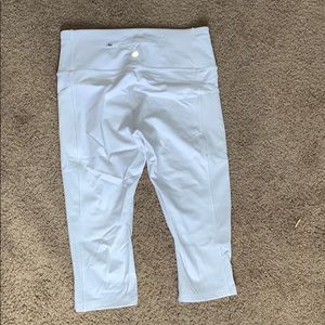 Lululemon train times crop in WHITE